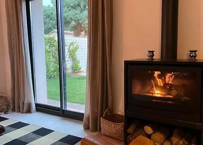 La Alberca Chica. Casa Parejas, Con Piscina Hébergement de vacances *