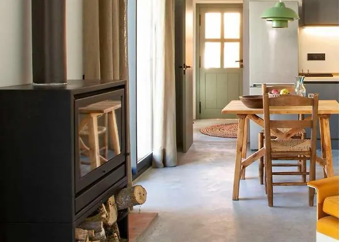 La Alberca Chica. Casa Parejas, Con Piscina Hébergement de vacances Tenzuela