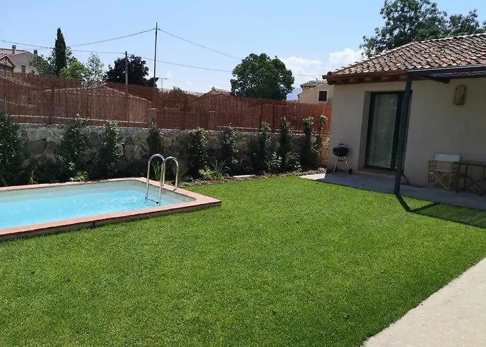 La Alberca Chica. Casa Parejas, Con Piscina Hébergement de vacances *