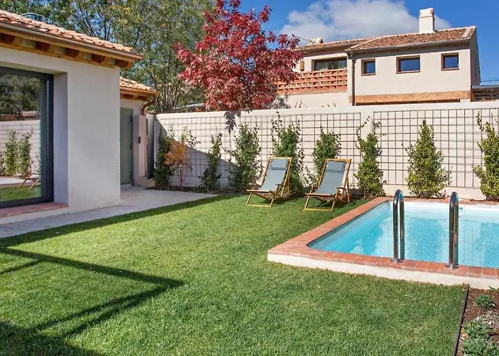 La Alberca Chica. Casa Parejas, Con Piscina Hébergement de vacances Tenzuela